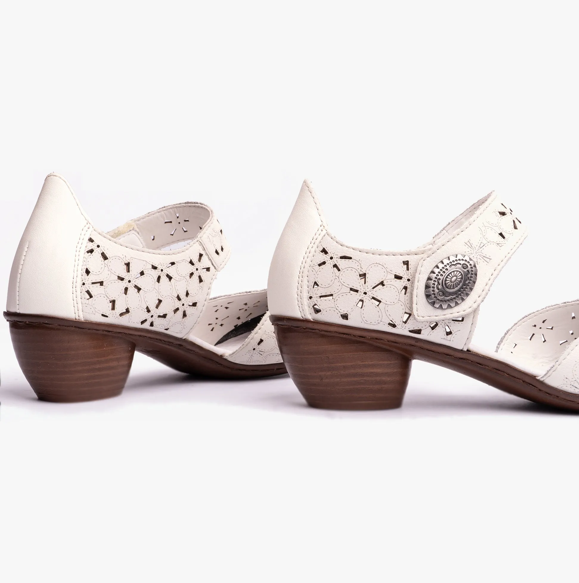 43786-80 Womens Shoes White