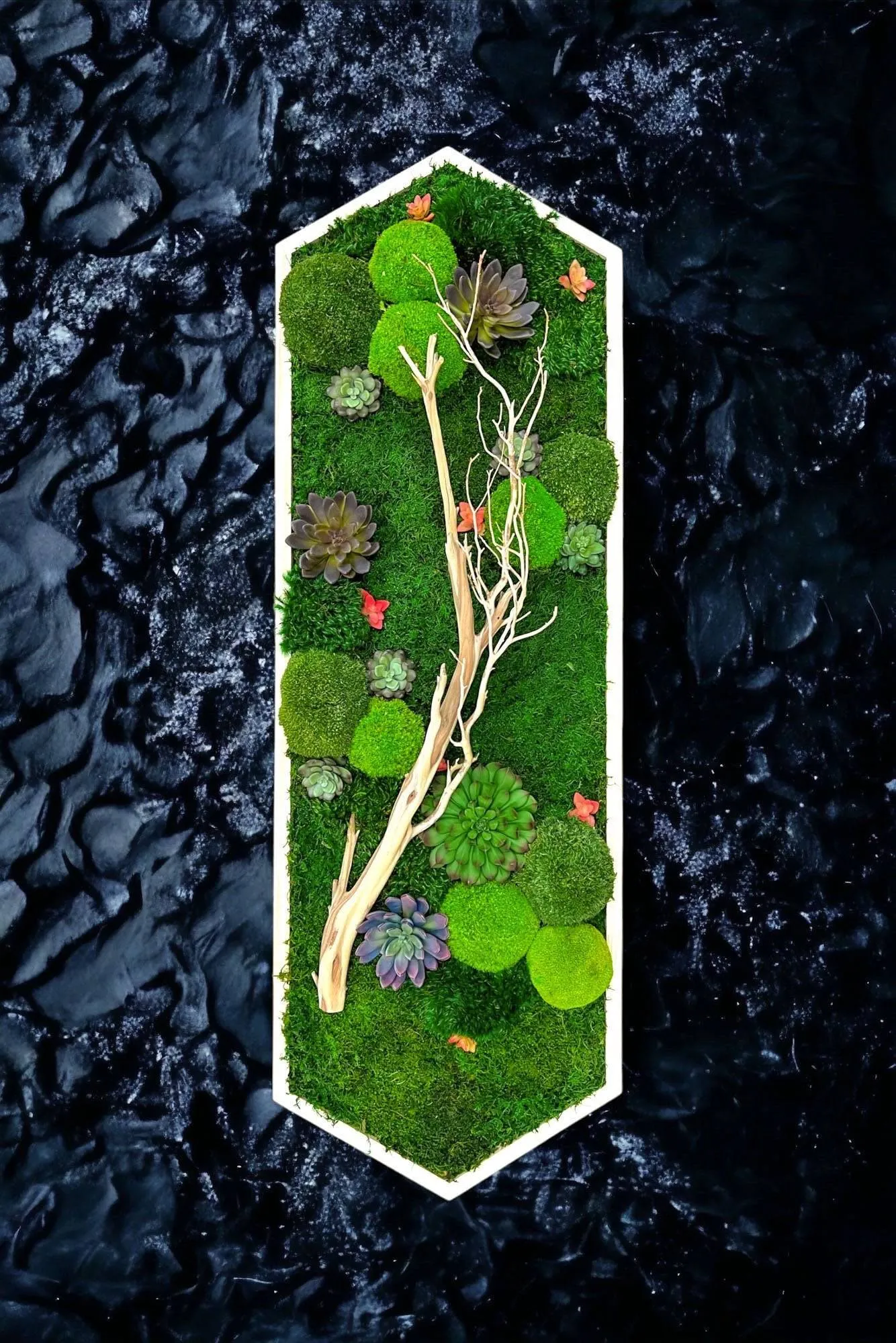 Cushion Extended Hexagon Moss Art