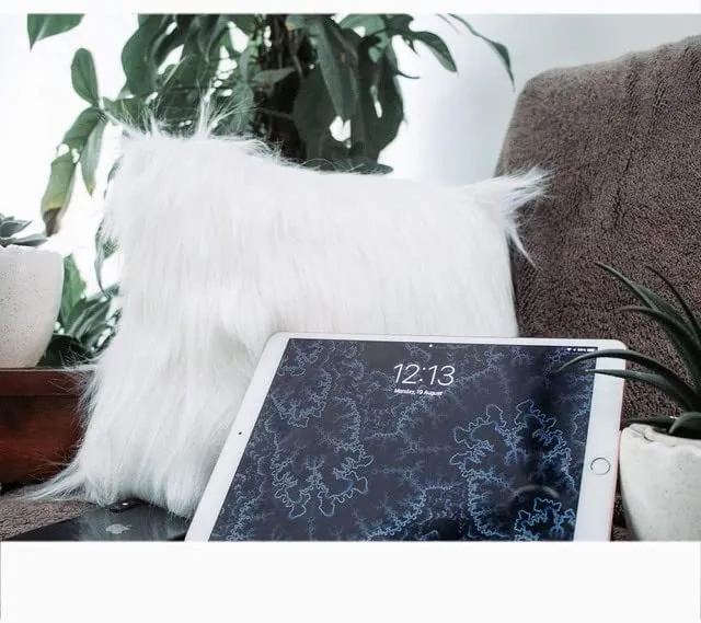 Faux Fur Fabric Squares | 2 White & 2 Black Pack