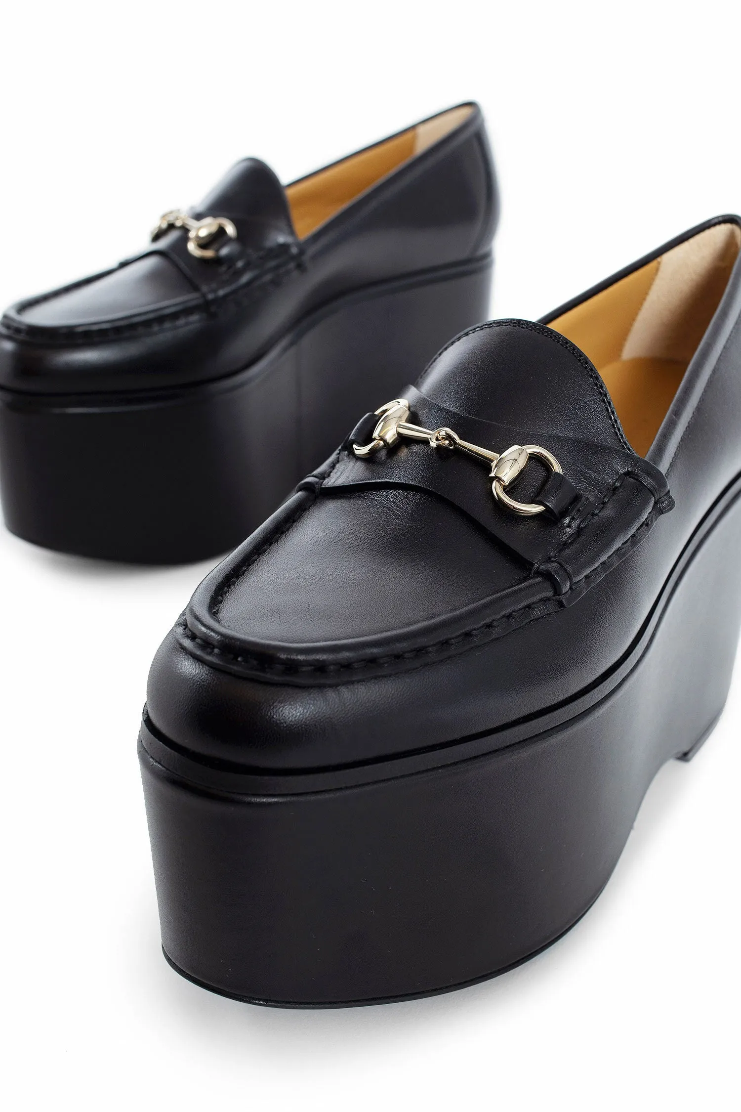 GUCCI WOMAN BLACK FLATS